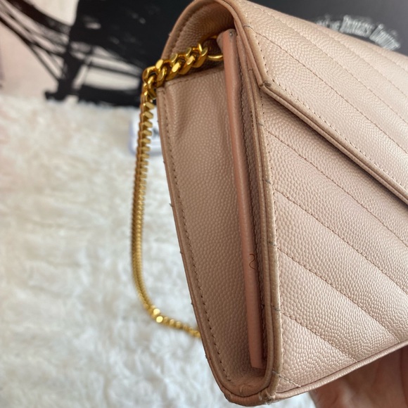 Saint Laurent Monogram Envelope - Picture 8 of 14